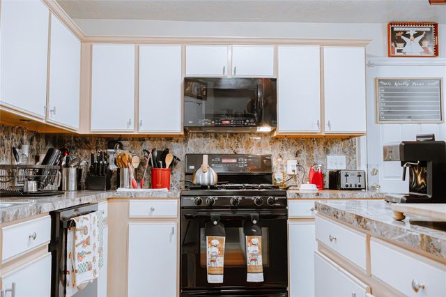 103 Mammoth Springs Lane, Dickinson, TX 77539