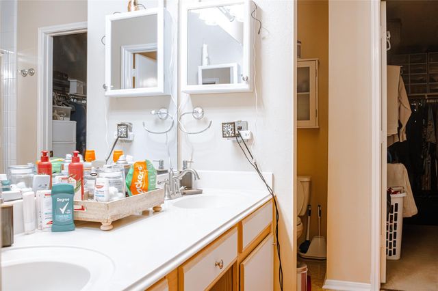 103 Mammoth Springs Lane, Dickinson, TX 77539