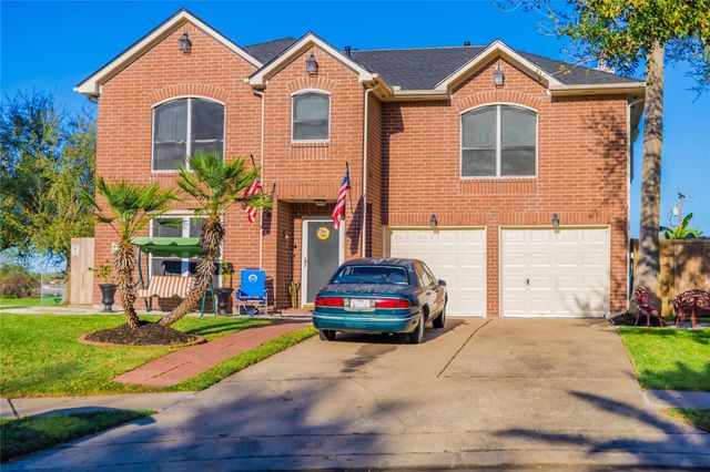 103 Mammoth Springs Lane, Dickinson, TX 77539