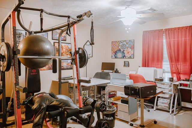 103 Mammoth Springs Lane, Dickinson, TX 77539