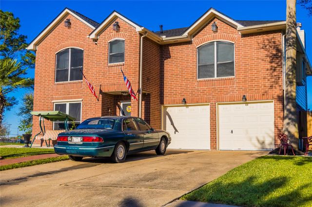 103 Mammoth Springs Lane, Dickinson, TX 77539