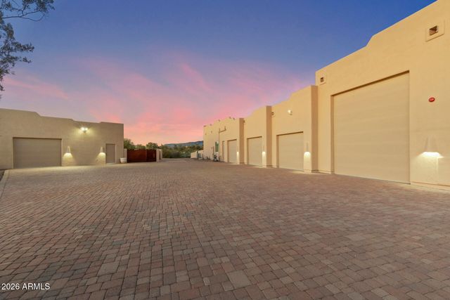 31802 N BLACK CROSS Road, Scottsdale, AZ 85266