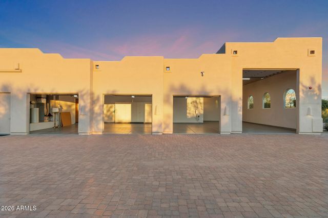 31802 N BLACK CROSS Road, Scottsdale, AZ 85266