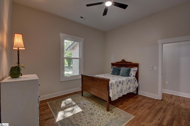 205 Mountain View Street, Westminster, SC 29693