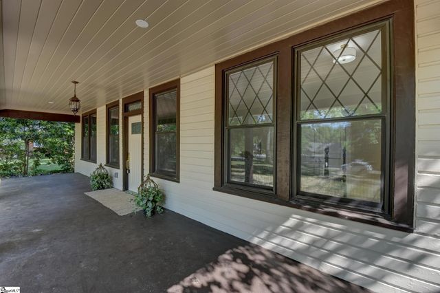 205 Mountain View Street, Westminster, SC 29693