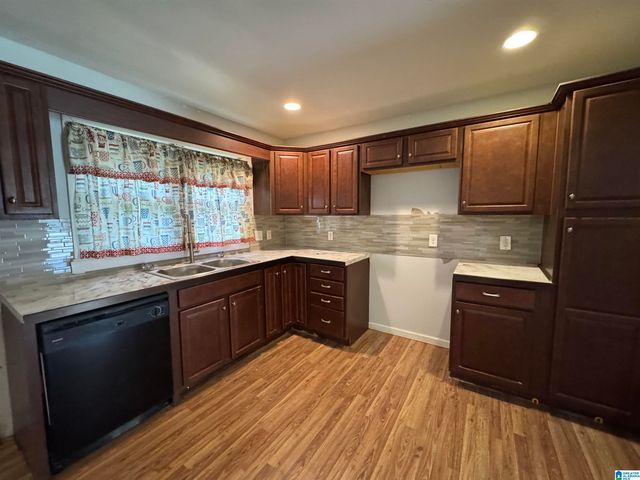 104 20TH AVENUE NE, Center Point, AL 35215