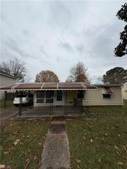 2912 Scotia DR, Chesapeake, VA 23325