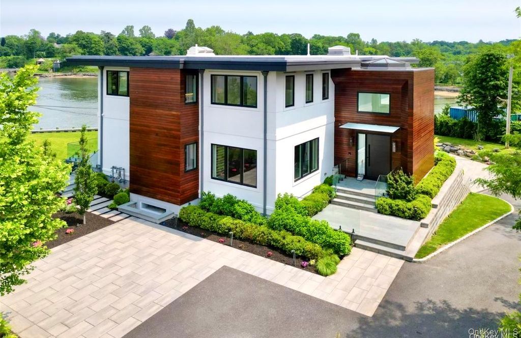 70 CANDY Lane, Saddle Rock, NY 11023 — photo 2