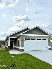 650 Johnson Estate Lane, Sevierville, TN 37862
