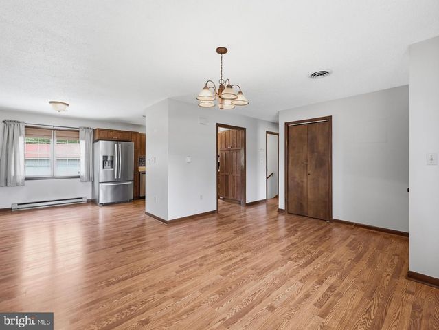 16105 WRIGHT RD, Williamsport, MD 21795