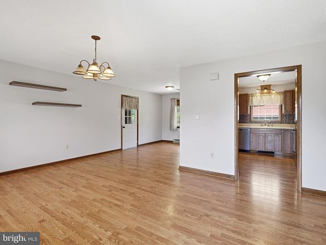 16105 WRIGHT RD, Williamsport, MD 21795