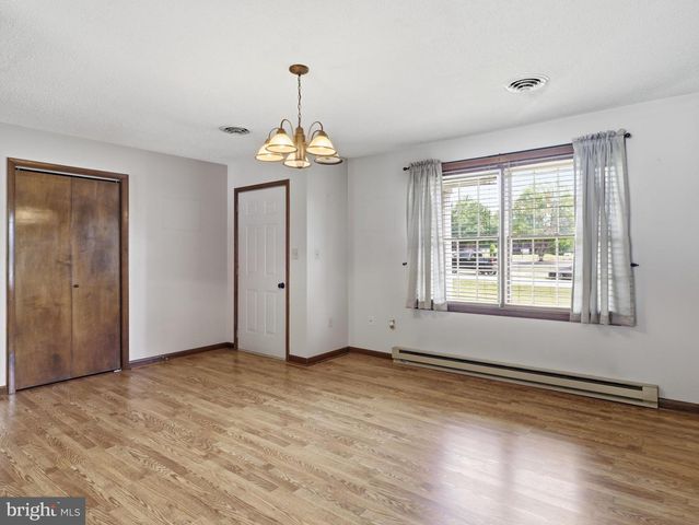 16105 WRIGHT RD, Williamsport, MD 21795
