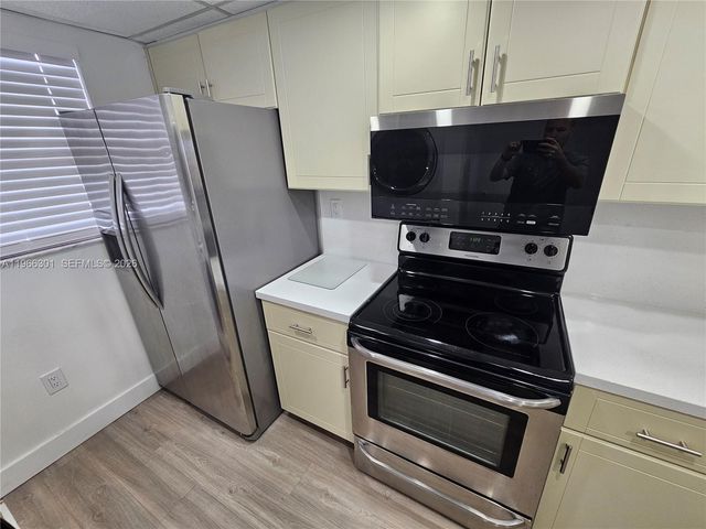 10255 NW 9th St Cir 503-7, Miami, FL 33172