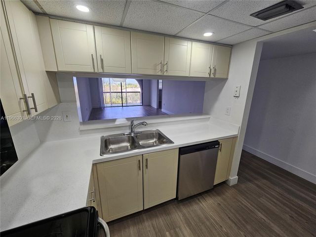 10255 NW 9th St Cir 503-7, Miami, FL 33172