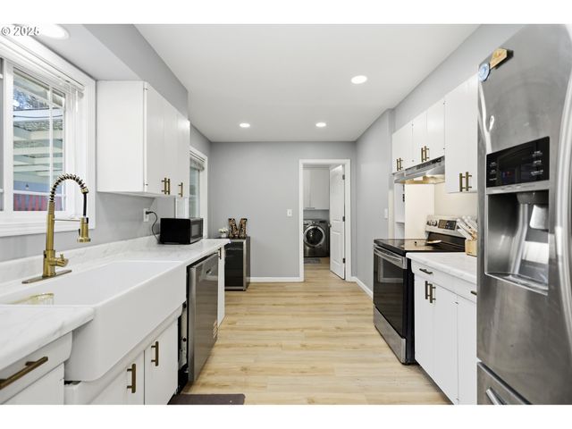 2500 WRIGHT St, The Dalles, OR 97058