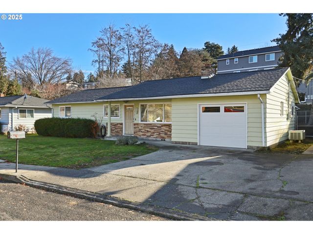 2500 WRIGHT St, The Dalles, OR 97058