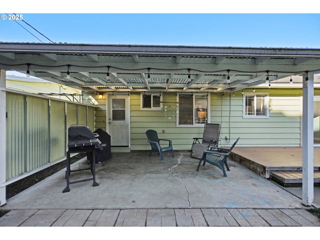 2500 WRIGHT St, The Dalles, OR 97058