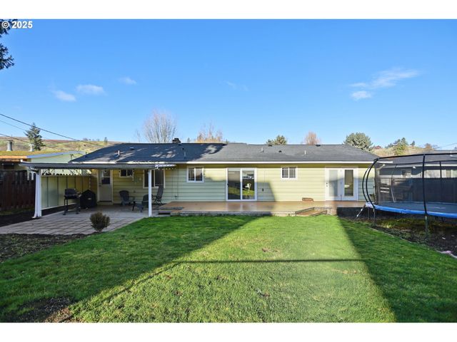 2500 WRIGHT St, The Dalles, OR 97058
