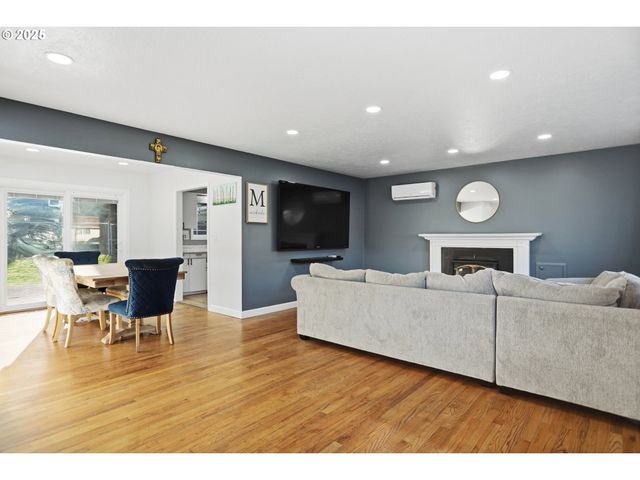 2500 WRIGHT St, The Dalles, OR 97058