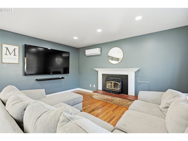 2500 WRIGHT St, The Dalles, OR 97058