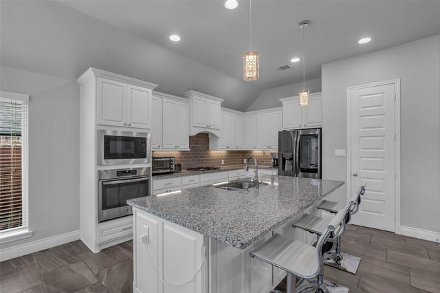 166 Painted Trillium Drive, Conroe, TX 77304