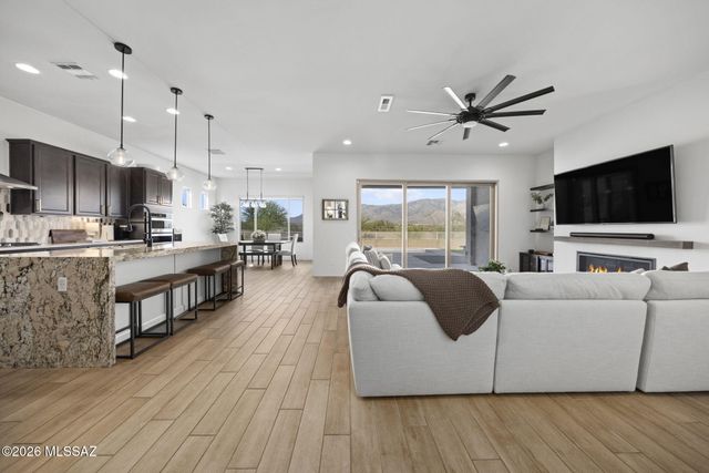12744 N Lauterbrunnen Lane, Oro Valley, AZ 85755