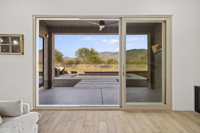 12744 N Lauterbrunnen Lane, Oro Valley, AZ 85755