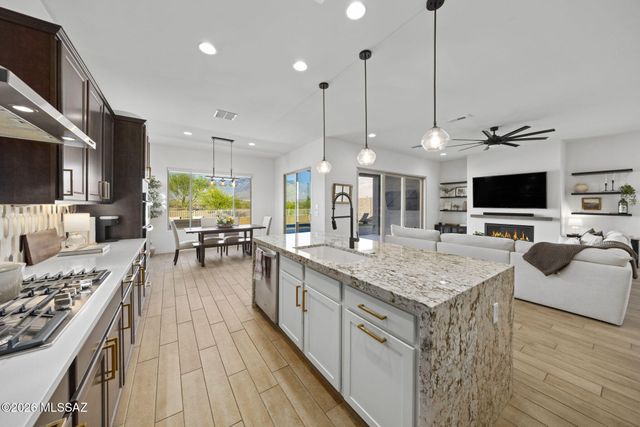 12744 N Lauterbrunnen Lane, Oro Valley, AZ 85755