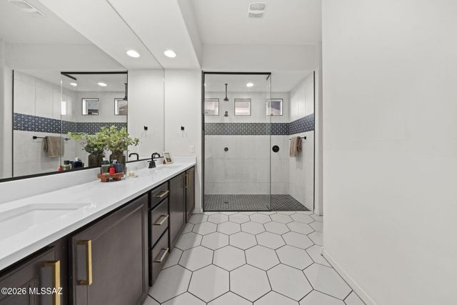 12744 N Lauterbrunnen Lane, Oro Valley, AZ 85755
