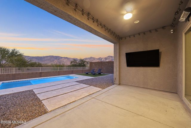12744 N Lauterbrunnen Lane, Oro Valley, AZ 85755