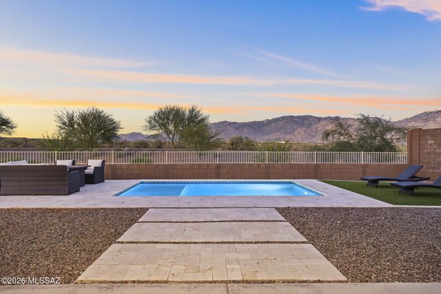 12744 N Lauterbrunnen Lane, Oro Valley, AZ 85755