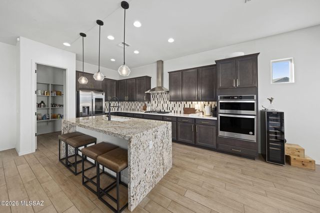 12744 N Lauterbrunnen Lane, Oro Valley, AZ 85755