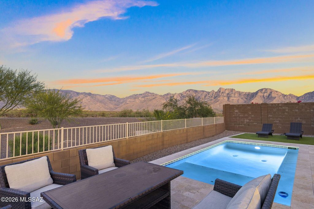 12744 N Lauterbrunnen Lane, Oro Valley, AZ 85755