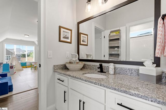 602 W Winding Slope Drive, Piedmont, SC 29673