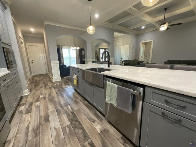 127 Woodwinds Court, Kathleen, GA 31047