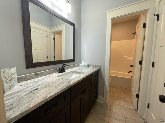 127 Woodwinds Court, Kathleen, GA 31047