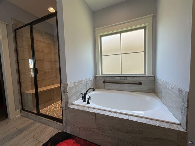 127 Woodwinds Court, Kathleen, GA 31047