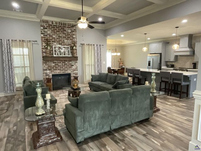 127 Woodwinds Court, Kathleen, GA 31047