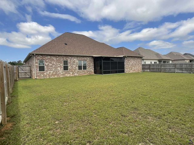 127 Woodwinds Court, Kathleen, GA 31047