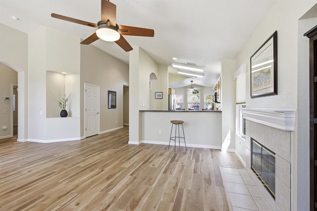 5616 Red Willow Ln, Roseville, CA 95747