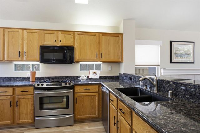 5616 Red Willow Ln, Roseville, CA 95747