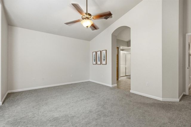 5616 Red Willow Ln, Roseville, CA 95747
