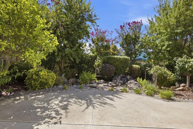 5616 Red Willow Ln, Roseville, CA 95747