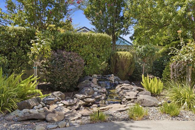 5616 Red Willow Ln, Roseville, CA 95747