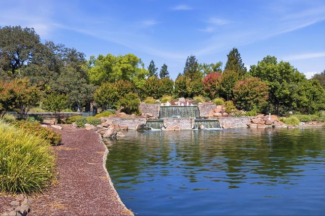 5616 Red Willow Ln, Roseville, CA 95747
