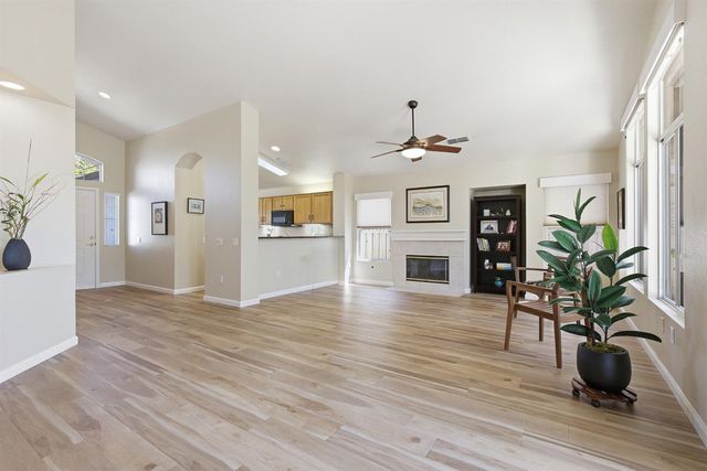 5616 Red Willow Ln, Roseville, CA 95747