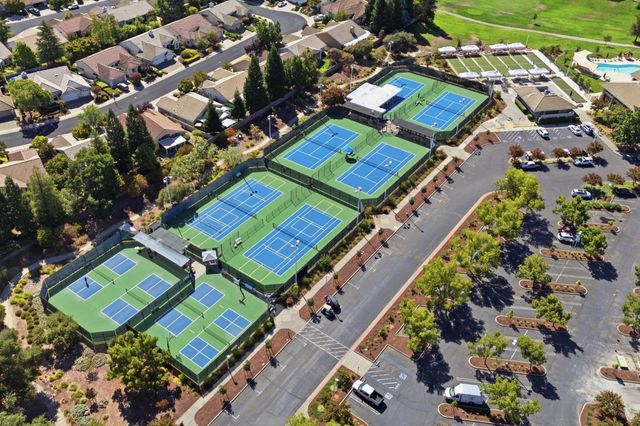 5616 Red Willow Ln, Roseville, CA 95747