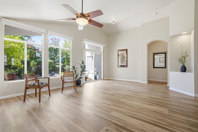 5616 Red Willow Ln, Roseville, CA 95747