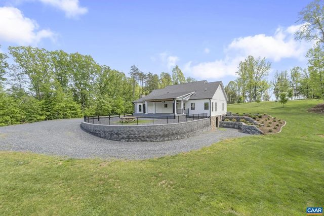 3162 OAK HILL RD, Buckingham, VA 23921