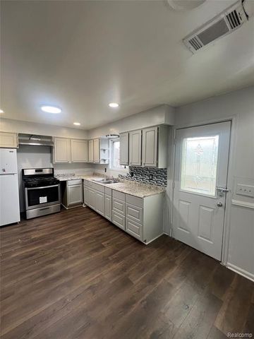 3541 Toepfer Road, Warren, MI 48091